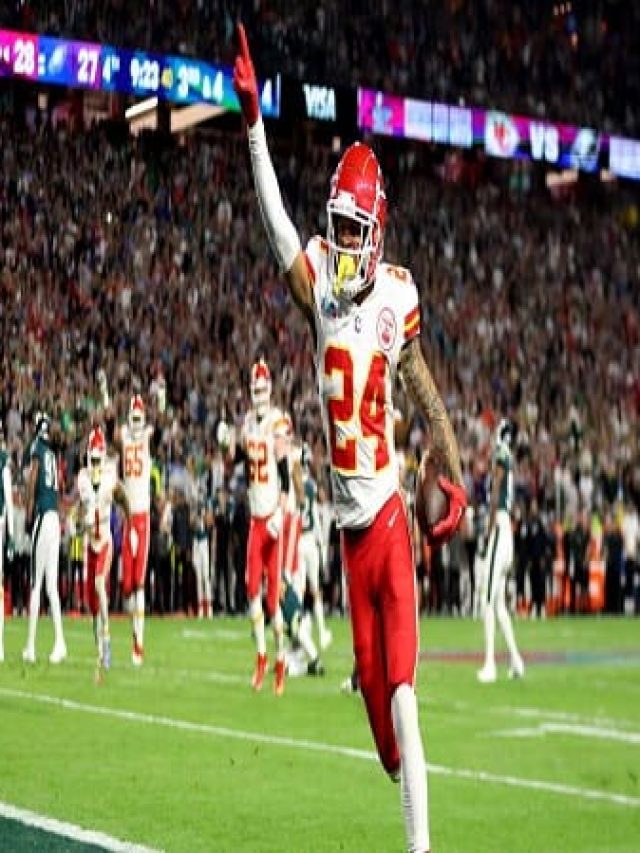 “Defining Super Bowl Moments: Icons